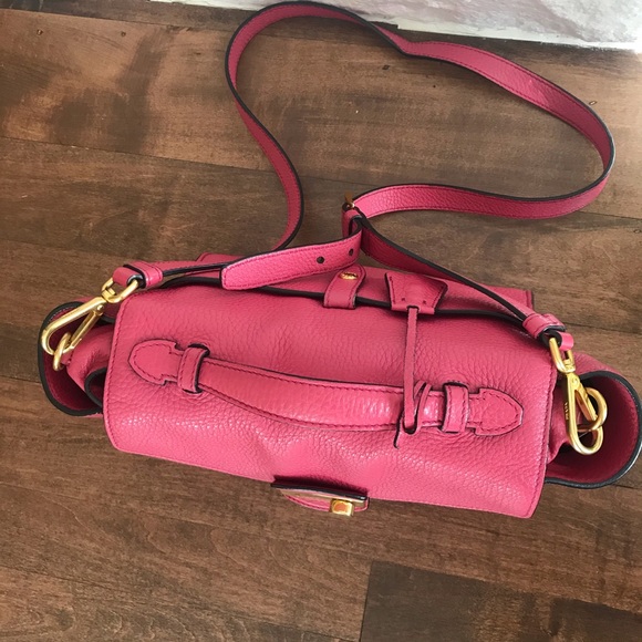 100% Authentic Prada Fuchsia Leather Crossbody - Picture 4 of 8